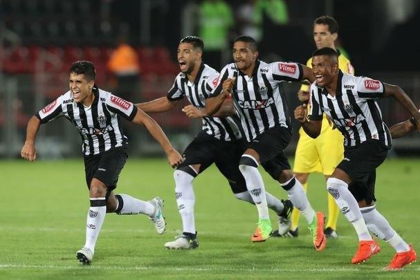 Galinho faz a festa no Rio de Janeiro depois de bater o Flamengo nos pnaltis