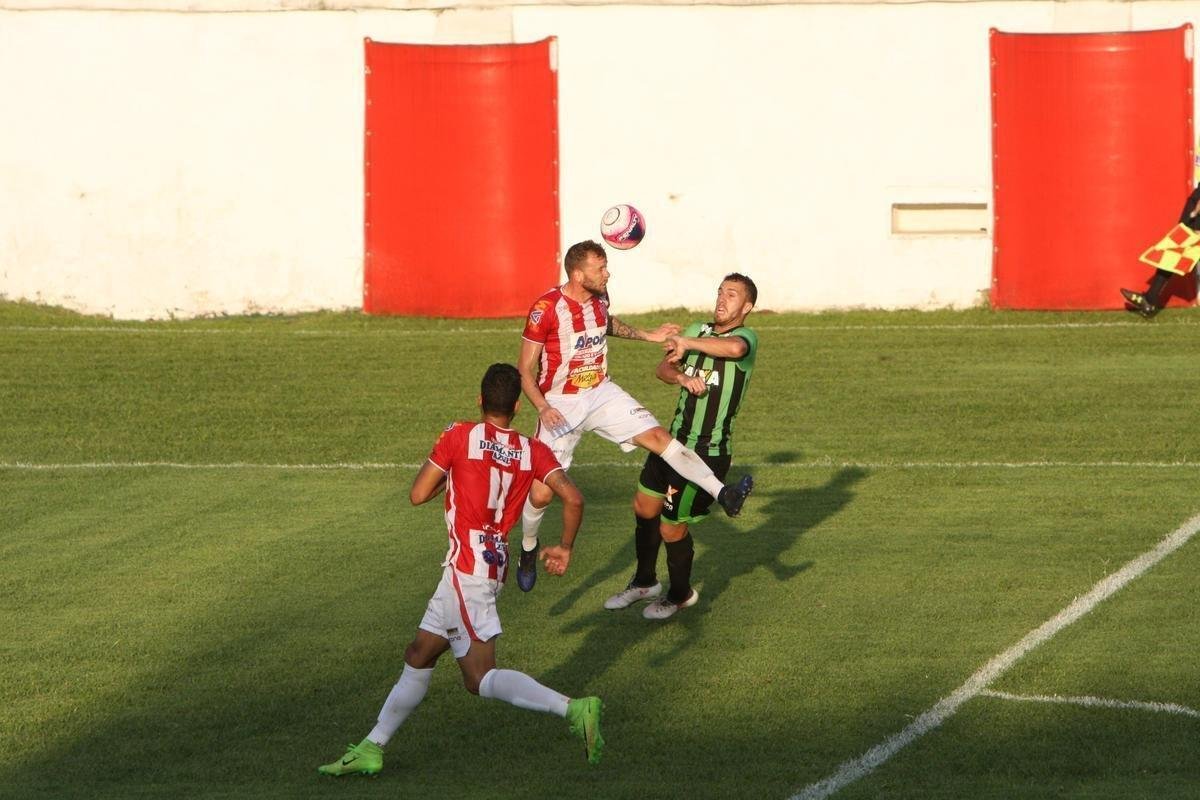 Amrica usou time misto e ficou no empate diante do Villa Nova, por 1 a 1, no Castor Cifuentes