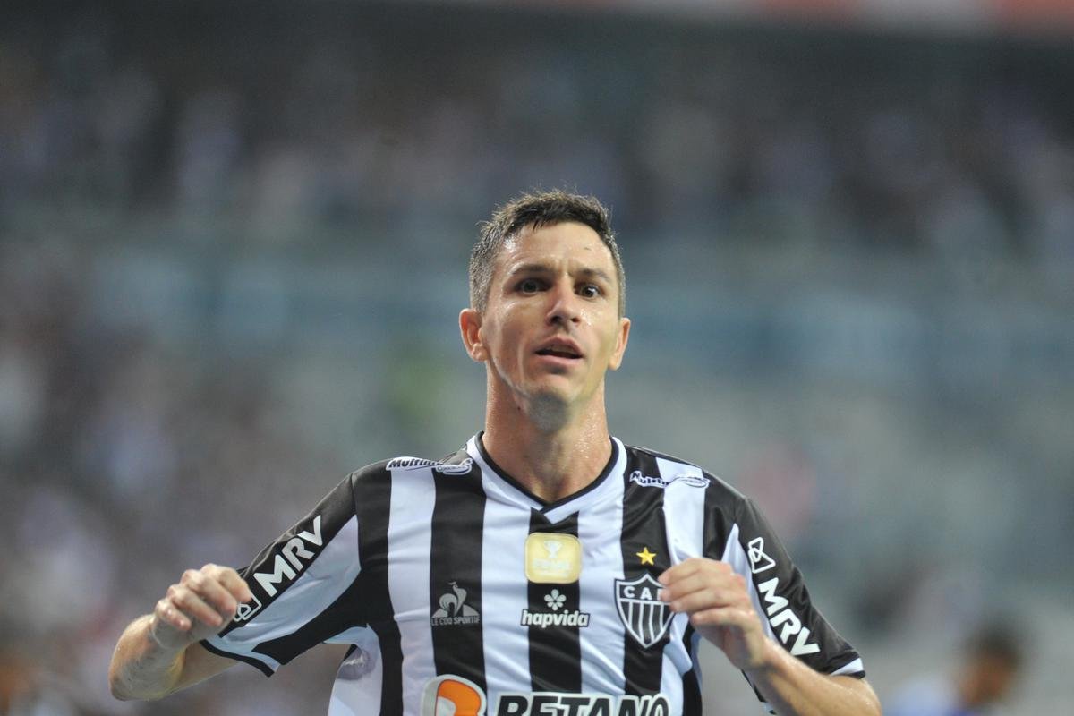 Galo venceu Cruzeiro com gols de Hulk (2) e Nacho. Edu descontou para a Raposa