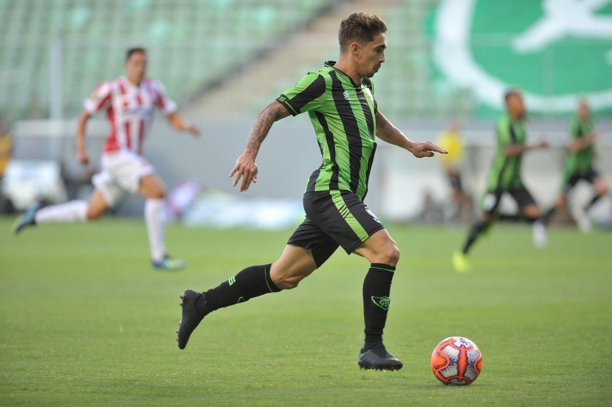 Veja fotos do jogo entre Amrica e Villa Nova