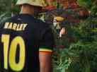 Ajax oficializa nova camisa em homenagem a Bob Marley