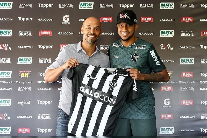 Jair - Contratado em 2019, foi pea importante da equipe na temporada e um dos destaques do Atltico. Em 2020, seguiu como titular at a pausa do futebol brasileiro. Durante o perodo no Galo, sofreu com algumas leses musculares. So 44 jogos e quatro gols.