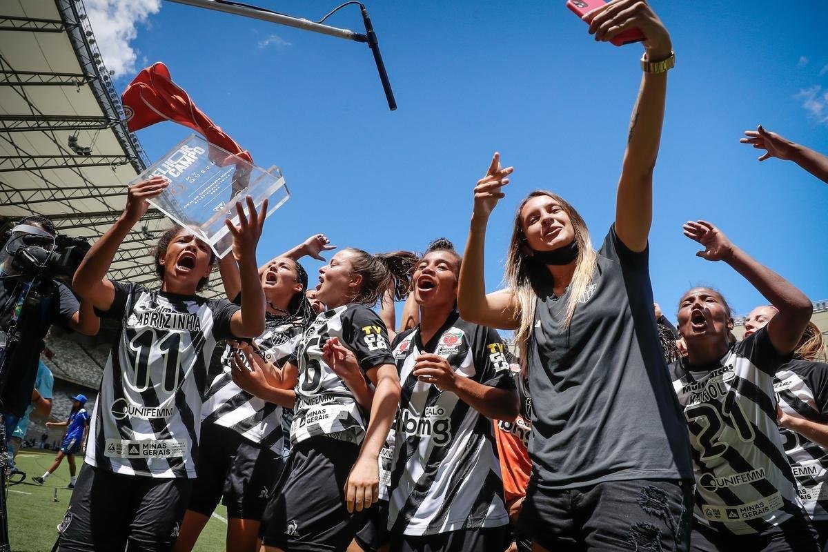 Comemorao do ttulo mineiro feminino do Atltico 
