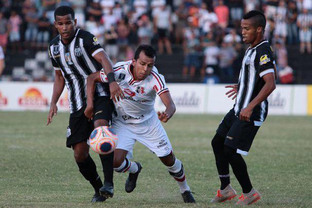 Equipes se enfrentaram em jogo que fora adiado da quarta rodada, no estádio Lacerdão, e ficaram no 0 a 0