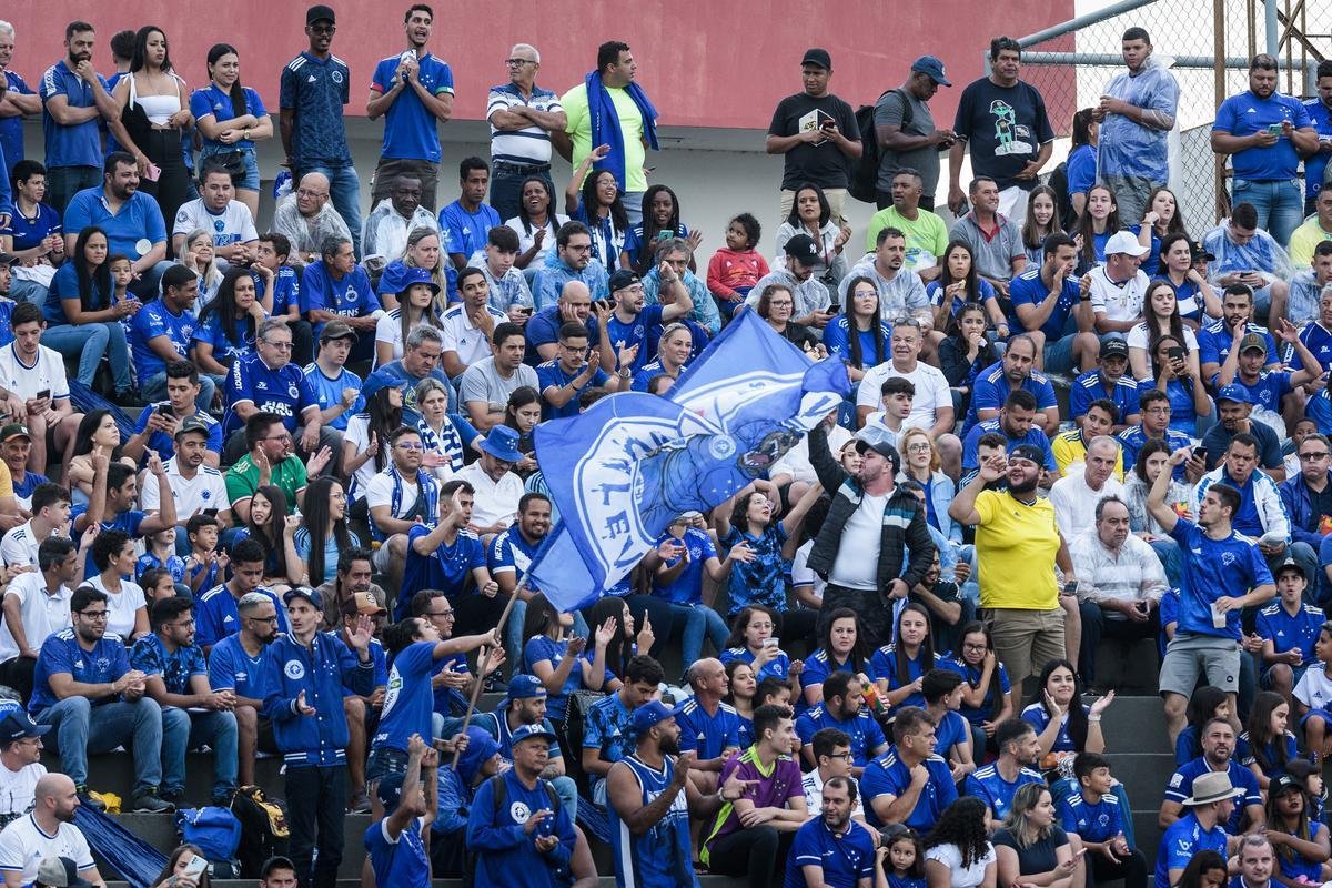O Cruzeiro estreou no Mineiro de 2023 contra o Patrocinense, em Patrocnio