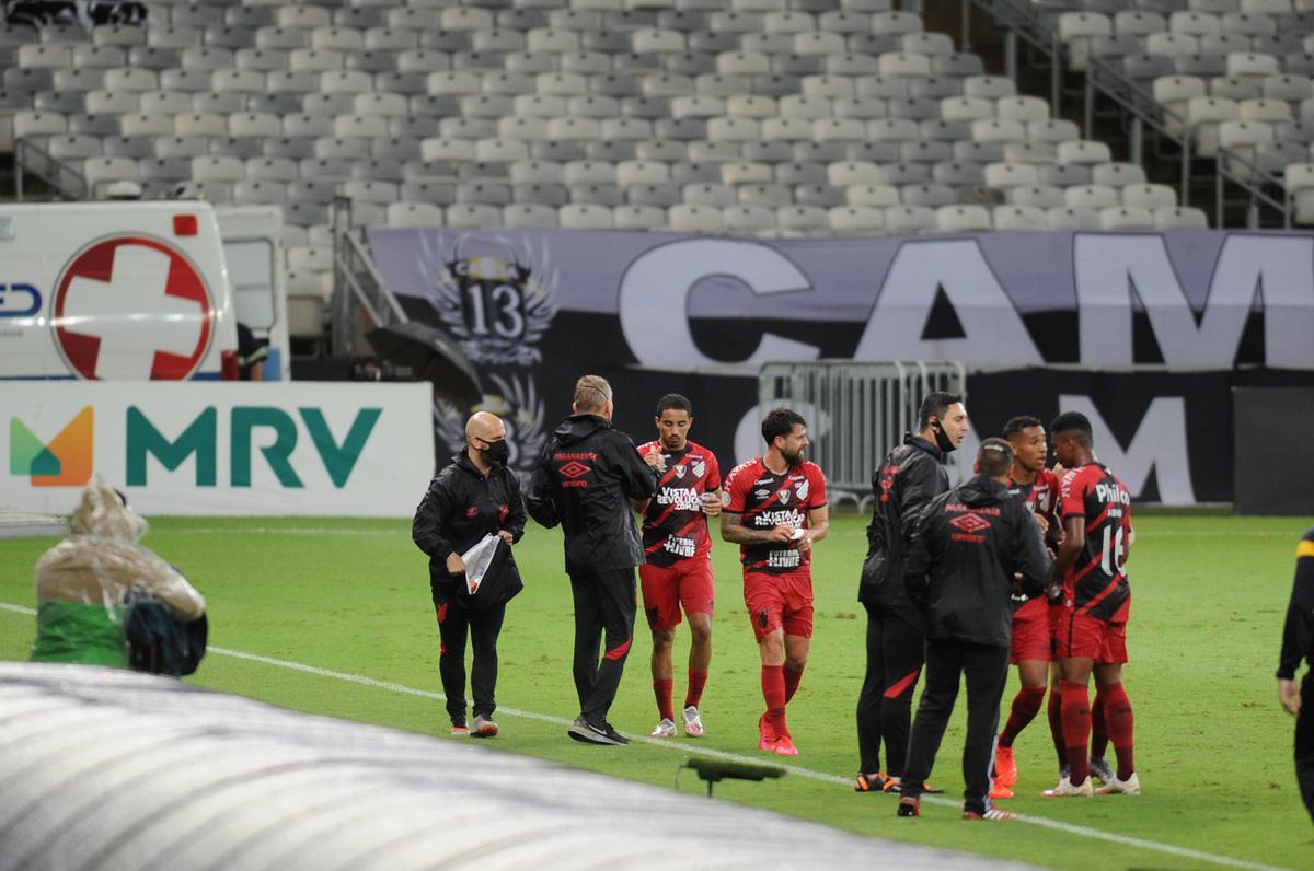 Christian domina na marca do pnalti e solta uma bomba para estufar as redes de Everson: Athletico-PR 1 a 0 no Mineiro