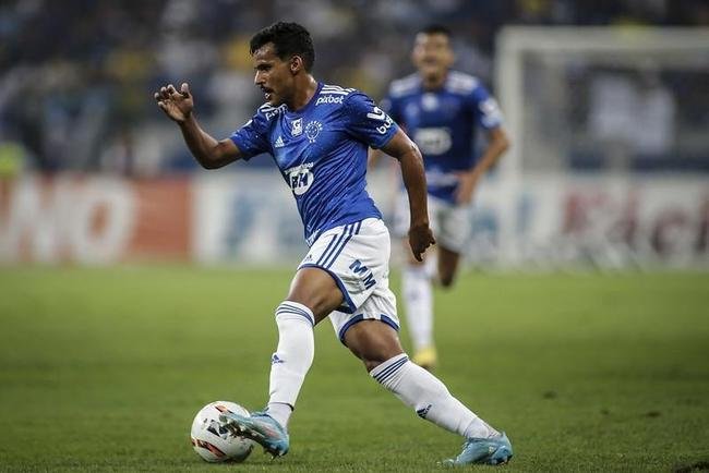 Kaiki, lateral do Cruzeiro