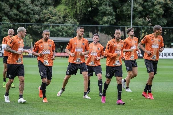 Fotos do treino do Atltico neste sbado, na Cidade do Galo. O tcnico Rodrigo Santana deve escalar o time com Wilson; Patric, Igor Rabello, Rver e Fbio Santos; Jair e Elias; Char, Vincius e Cazares; Ricardo Oliveira