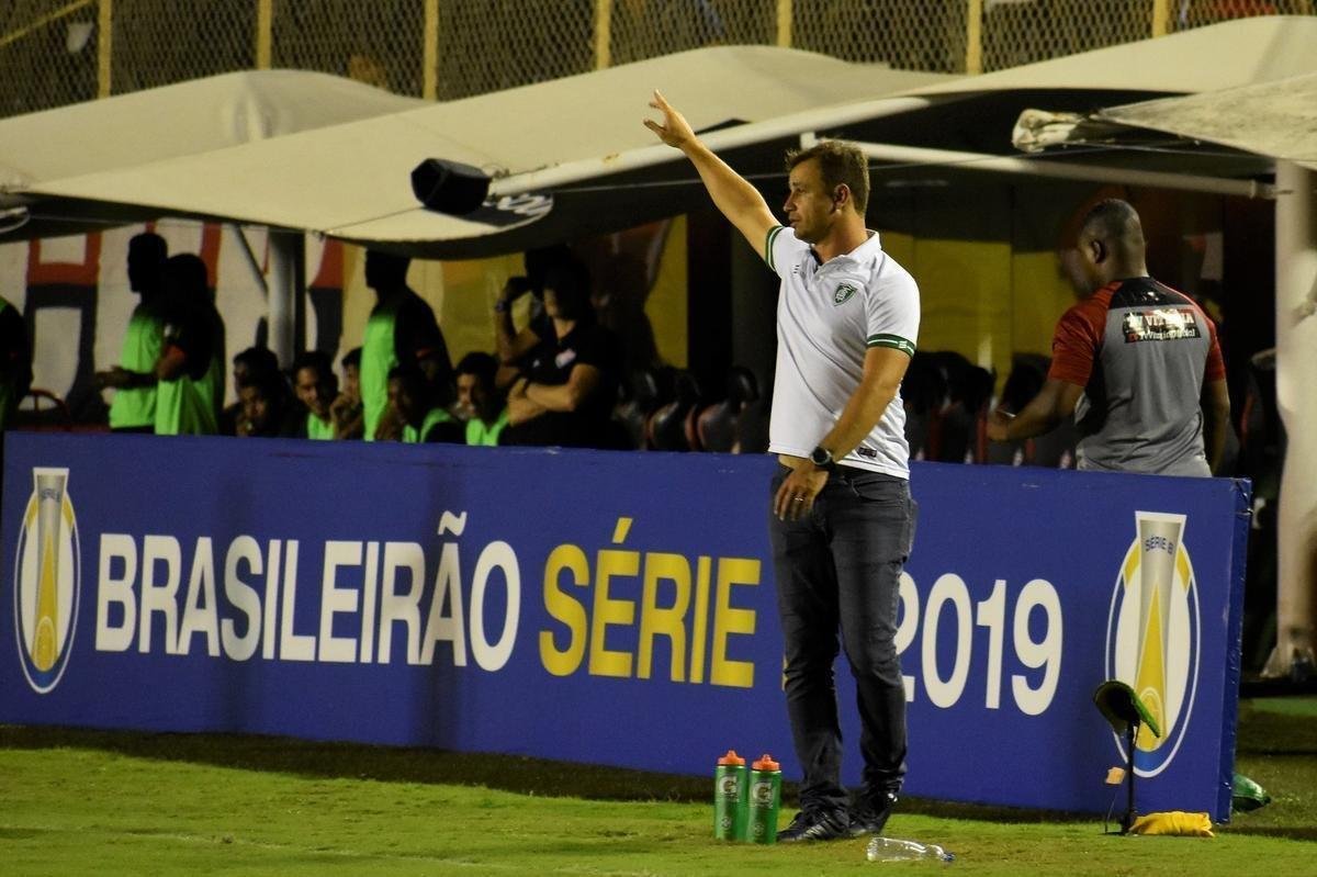 Vitria e Amrica ficaram no 0 a 0