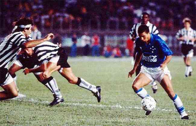 Ronaldo marcou trs gols sobre a Selegalo e deu ao Cruzeiro o ttulo mineiro de 1994 
