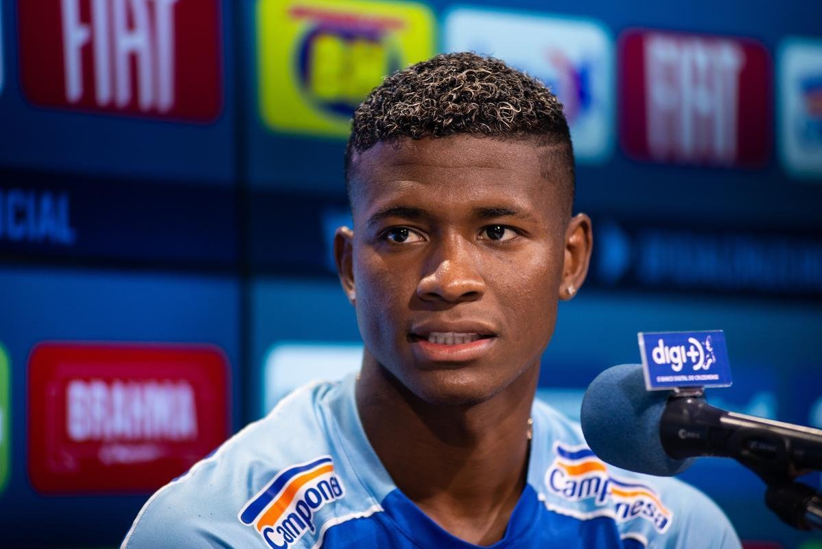 Fotos do treino do Cruzeiro desta sexta-feira, na Toca da Raposa II. Rogrio Ceni monta equipe para jogo deste sbado, s 19h, no Allianz Parque, contra o Palmeiras, pelo Campeonato Brasileiro.