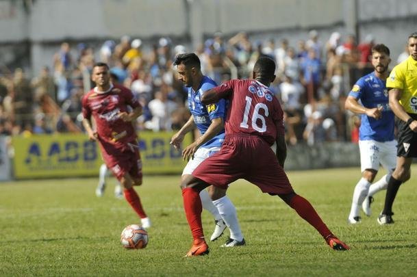 Cruzeiro abriu 2 a 1 no primeiro tempo, com gols de Raniel e Robinho; Alemo descontou para o Guarani