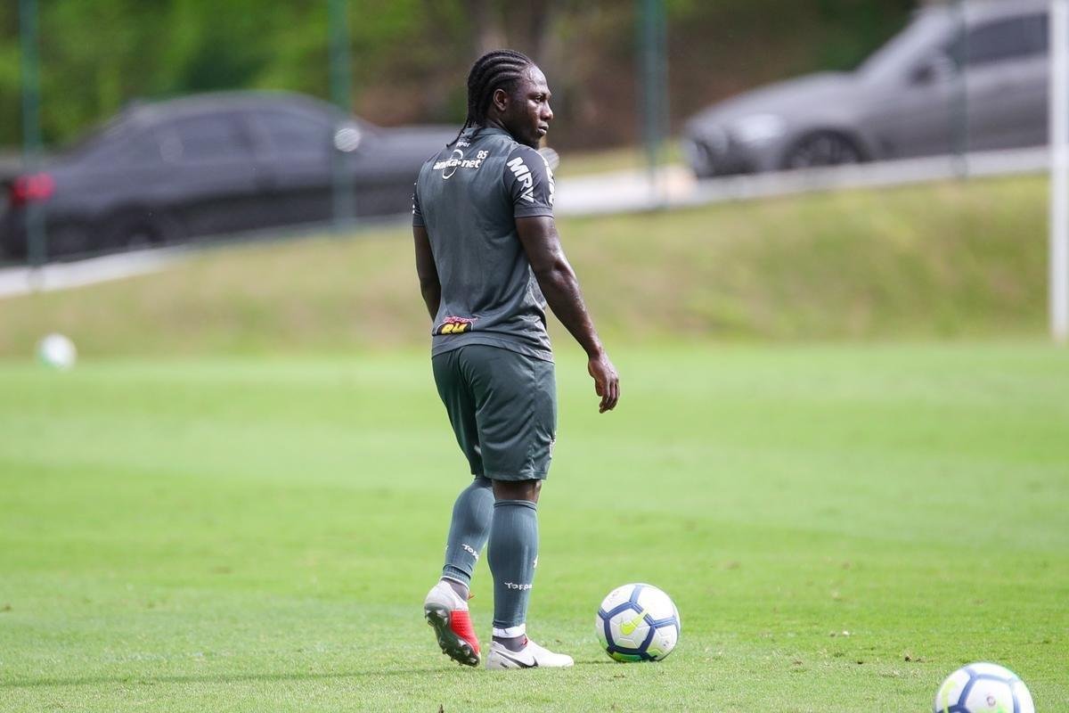 Veja, em fotos, como foi o primeiro treino de Levir Culpi nesta quinta passagem pelo Atltico