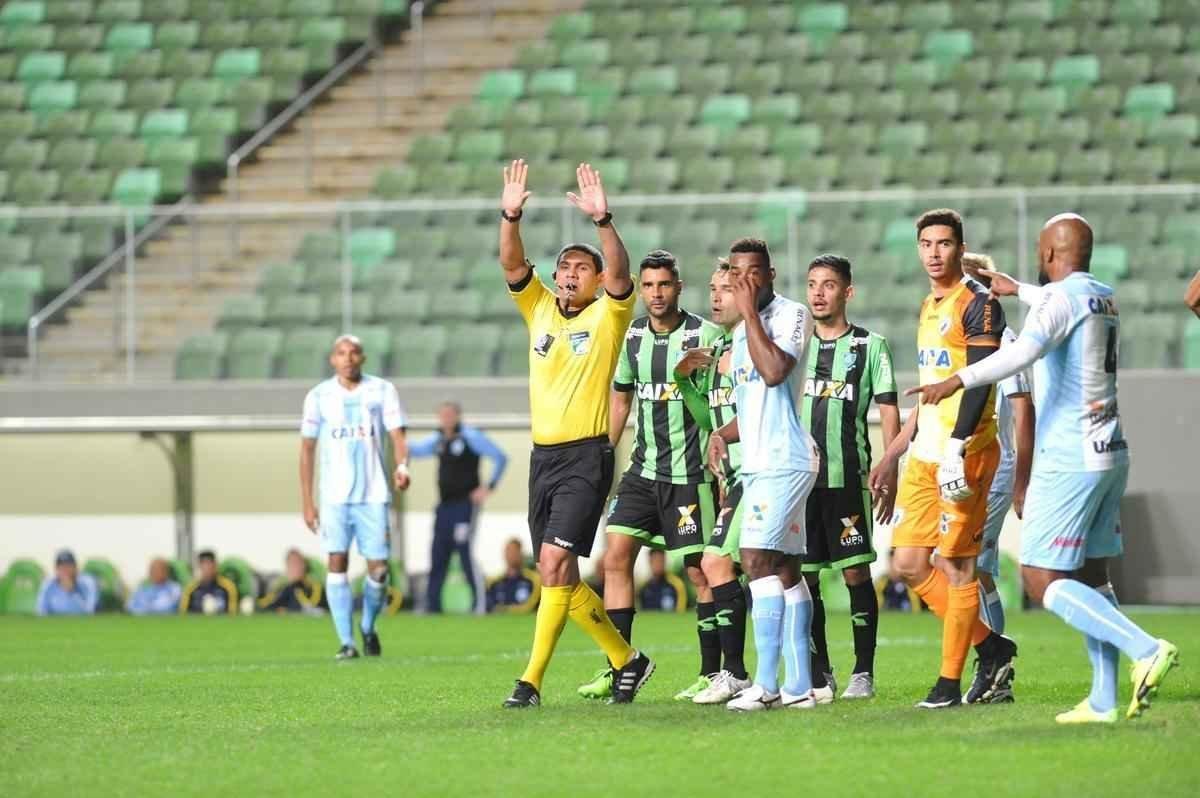 Amrica e Londrina se enfrentaram no Independncia, pela 18 rodada da Srie B do Brasileiro