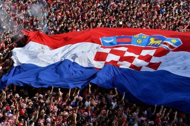 Reaes da torcida croata em Zagreb depois da perda do ttulo da Copa do Mundo para a Frana