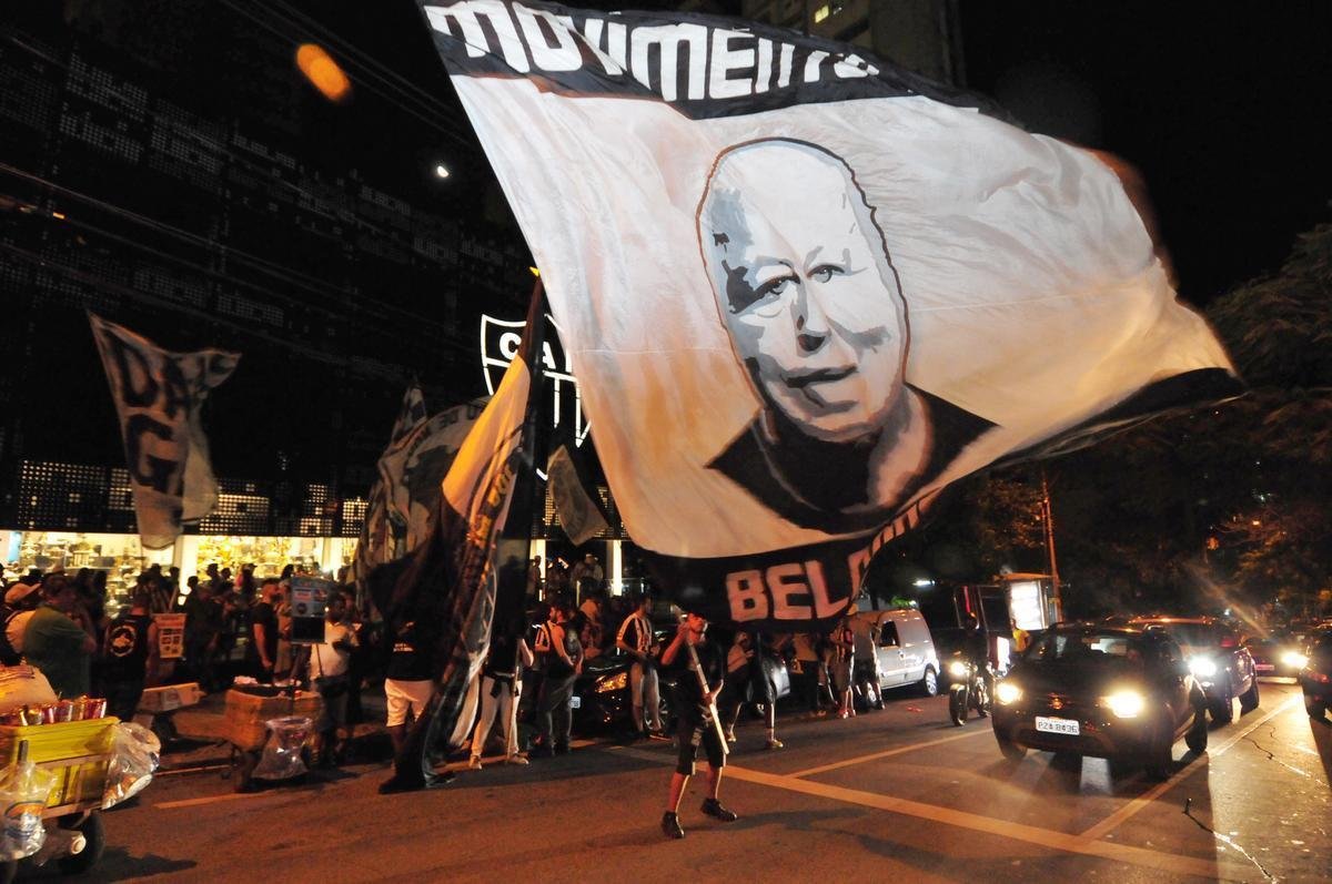 Fotos da festa da torcida do Atltico na sede do clube pelo aniversrio de 110 anos