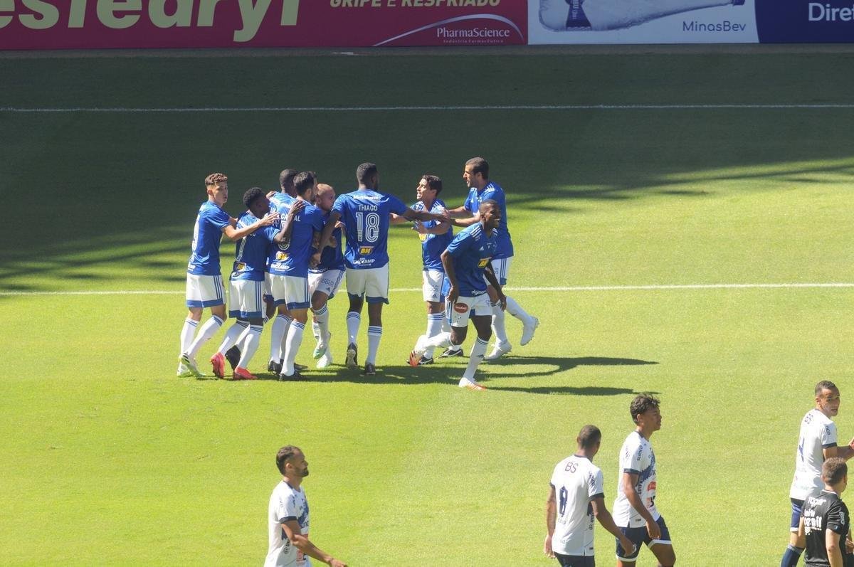 Na retomada do Campeonato Mineiro, Cruzeiro e URT se enfrentaram no Mineiro