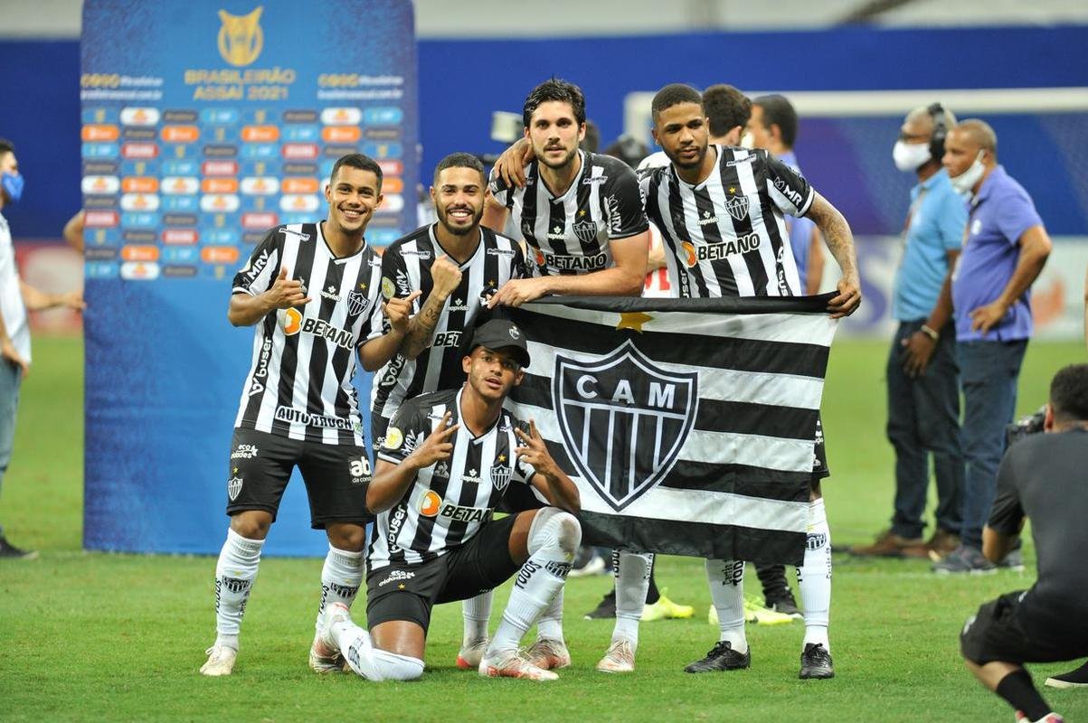Com gols de Hulk, de pnalti, e Keno (e), o Galo virou sobre o Bahia, por 3 a 2 e chegou ao bicampeonato brasileiro