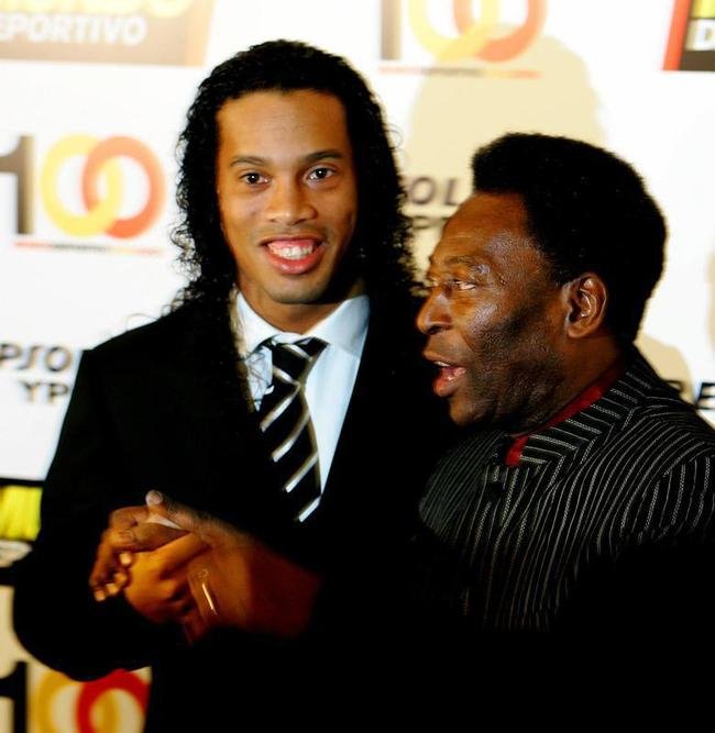 31/01/2006 - Pel com o craque Ronaldinho Gacho