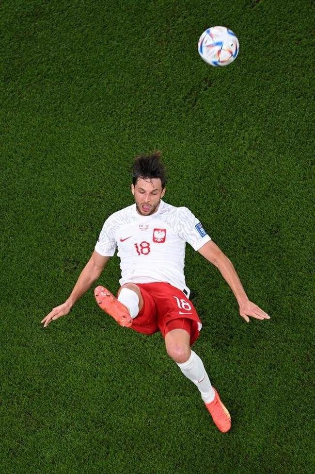 Imagens do jogo entre Mxico e Polnia, pelo Grupo C da Copa do Mundo.