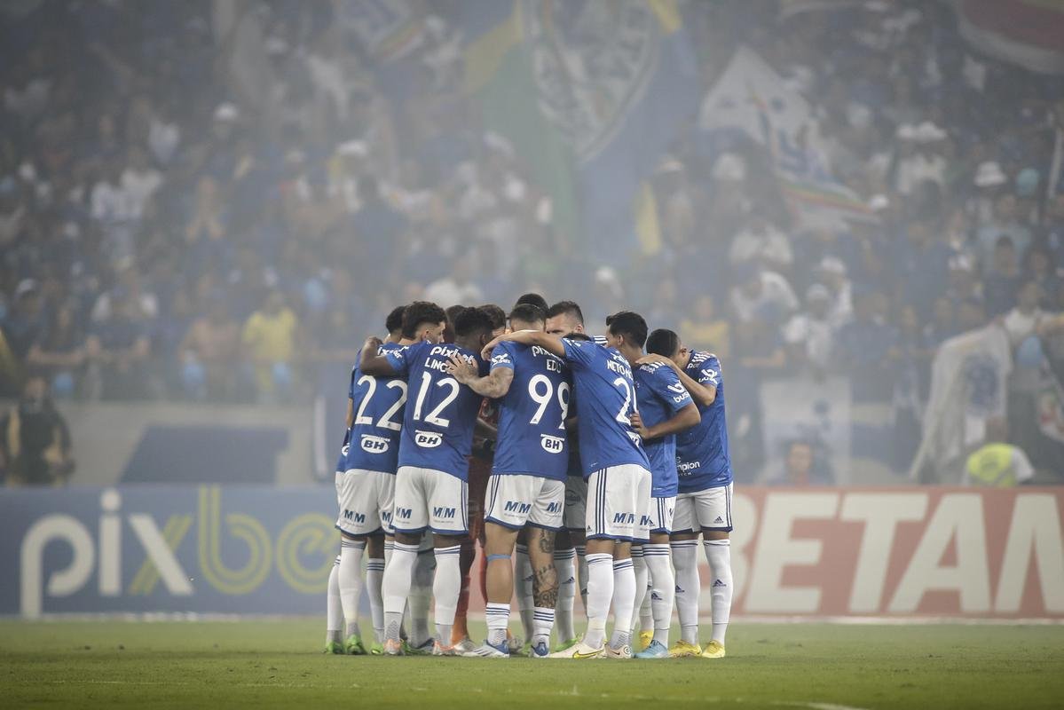 3 Maior sequncia invicta (j conseguiu): o Cruzeiro bateu o recorde de mais jogos seguidos sem perder na Srie B. So 15 partidas, superando as 14 conseguidas pelo Nutico em 2021 e pelo Vasco neste ano.