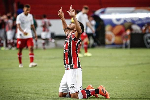 Equipes se enfrentaram pela sétima rodada do Campeonato Pernambucano no estádio do Arruda