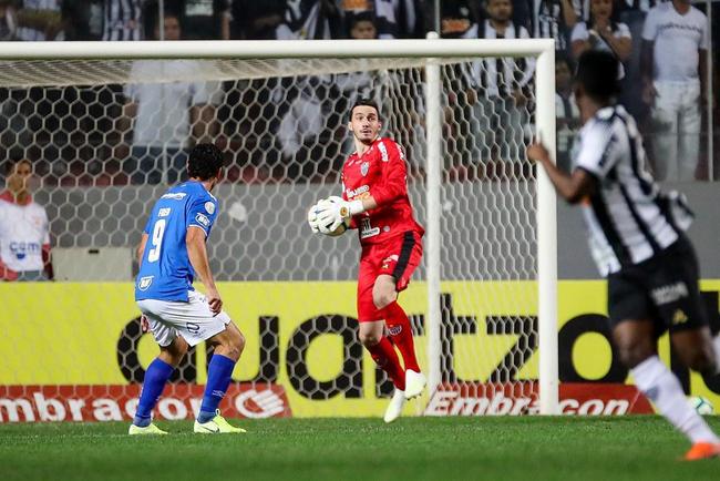 Cleiton - Foi vendido pelo Atltico ao Bragantino em 2020.  titular da equipe paulista.
