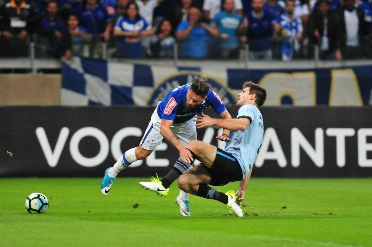 Imagens do jogo entre Cruzeiro e Grmio, pela 8 rodada do Campeonato Brasileiro, no Mineiro
