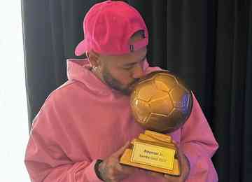É a terceira vez consecutiva que Neymar conquista o prêmio individual - ele também foi eleito em 2014, 2015 e 2017