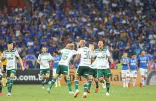 Palmeiras empatou o jogo logo aos 4 minutos do segundo tempo, com gol de cabea de Felipe Melo: 1 a 1