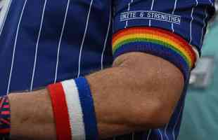 Torcedor que usava braadeira LGBT foi retirado do jogo entre Estados Unidos e Ir, pela Copa do Mundo
