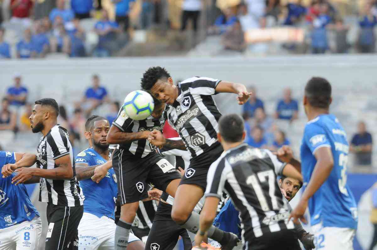 Cruzeiro e Botafogo se enfrentaram neste domingo, no Mineiro