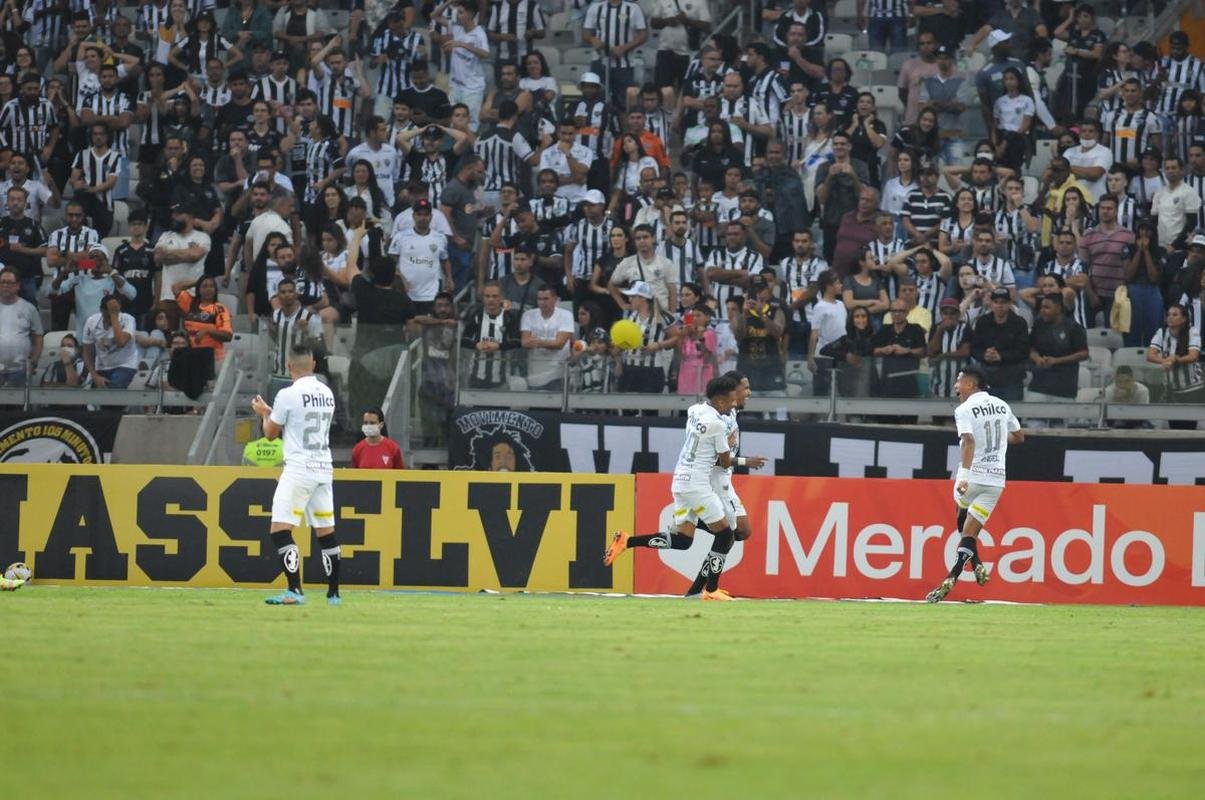 Fotos do empate por 1 a 1 entre Atltico e Santos, no Mineiro, pelo Campeonato Brasileiro