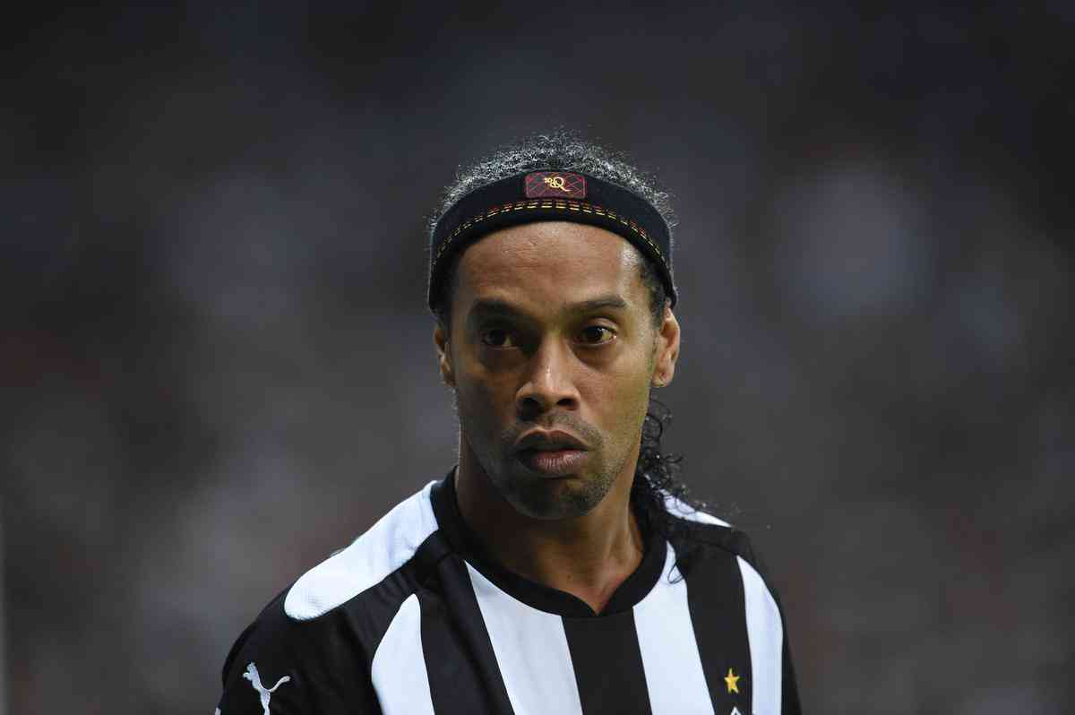 Ronaldinho pode ter feito, contra o Lans, na despedida da Recopa, o seu ltimo jogo pelo Atltico