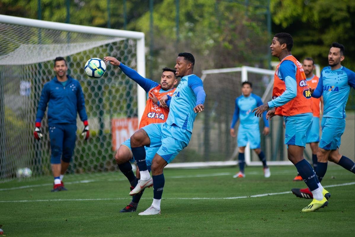 Antes de primeiro jogo da semifinal da Copa do Brasil, contra o Palmeiras, Cruzeiro treinou no CT do So Paulo, na Barra Funda, nesta tera-feira (11/09)
