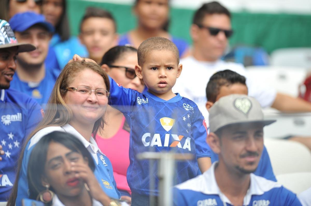 Mames tomam conta das arquibancadas do Mineiro para o duelo entre Cruzeiro e Sport
