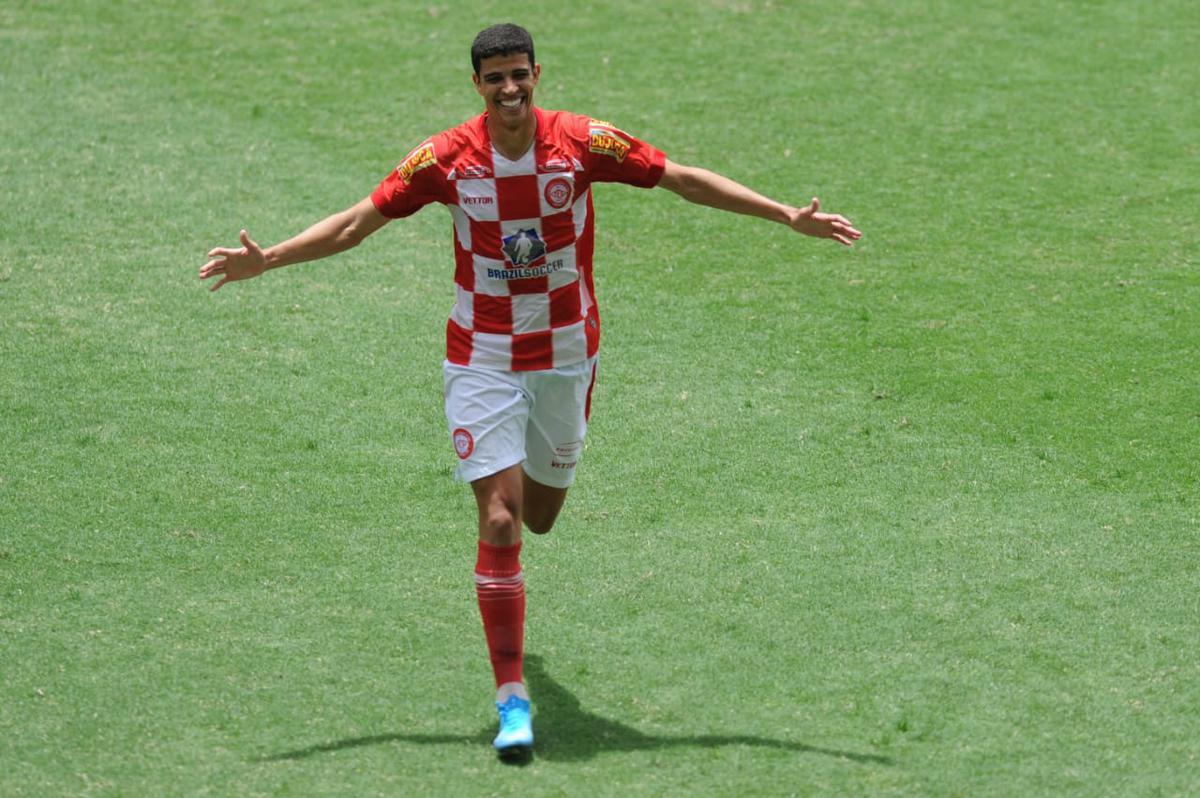 Fotos da vitria do Tombense sobre o Uberlndia pela final da Recopa Mineira