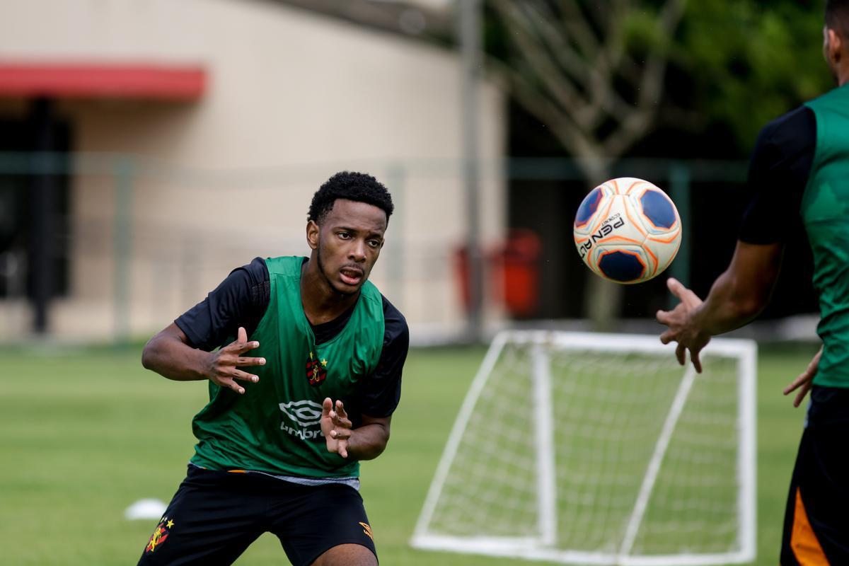 Nesta quinta-feira, sob o comando do treinador Daniel Paulista, Sport realizou primeiro trabalho ttico aps retorno s atividades
