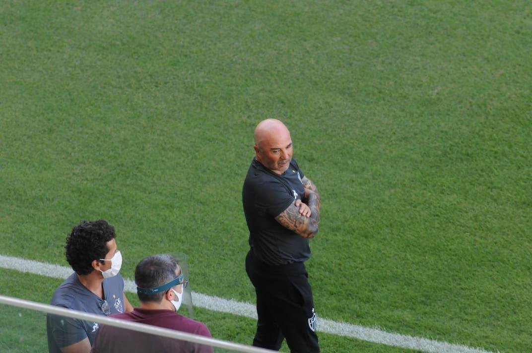 Fotos do clssico entre Amrica e Atltico, no Independncia, em Belo Horizonte, pela 10 rodada do Campeonato Mineiro. Jogo marcou o retorno dos dois rivais ao futebol em plena pandemia do novo coronavrus (Juarez Rodrigues/EM/DAPress)
