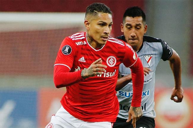 Paolo Guerrero n�o conseguiu balan�ar as redes, e Inter avan�ou em primeiro com empate