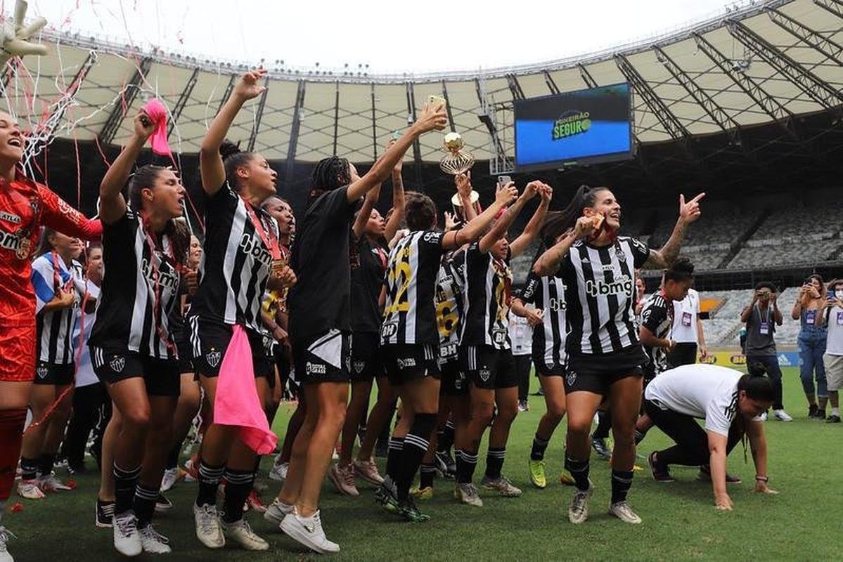 Atltico venceu o Cruzeiro nos pnaltis e conquistou o tricampeonato do Mineiro Feminino