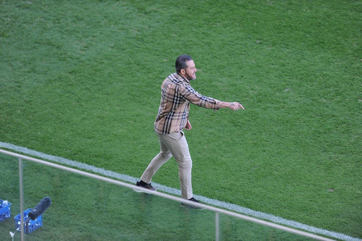 Fotos do jogo entre Amrica e CSA-AL, no Independncia, em Belo Horizonte, pela Srie B do Campeonato Brasileiro