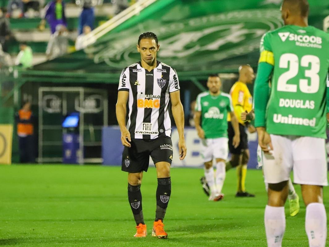 Atltico venceu a Chapecoense de virada por 2 a 1