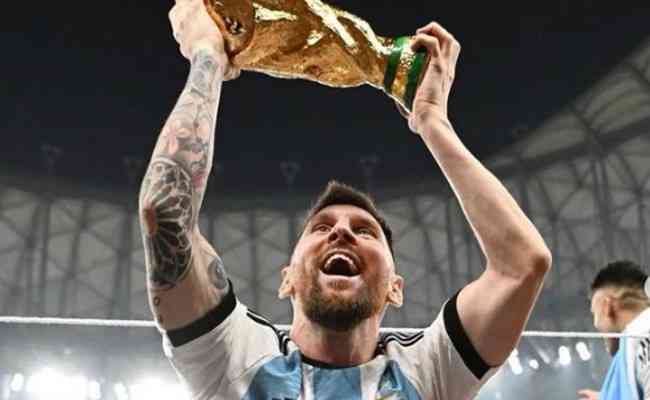 Post de Messi deixa o de CR7 para trs e se aproxima de recorde mundial