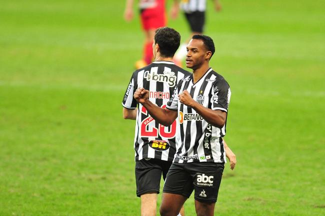 Imagens do confronto entre Atltico e Athletico-PR, vlido pela 14 rodada da Srie A do Campeonato Brasileiro
