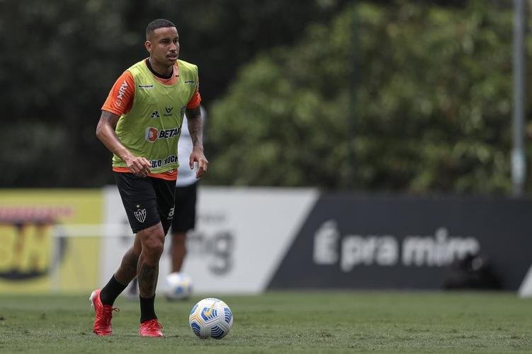 Elenco atleticano encerrou a preparação para enfrentar o Atlético-GO fora de casa
