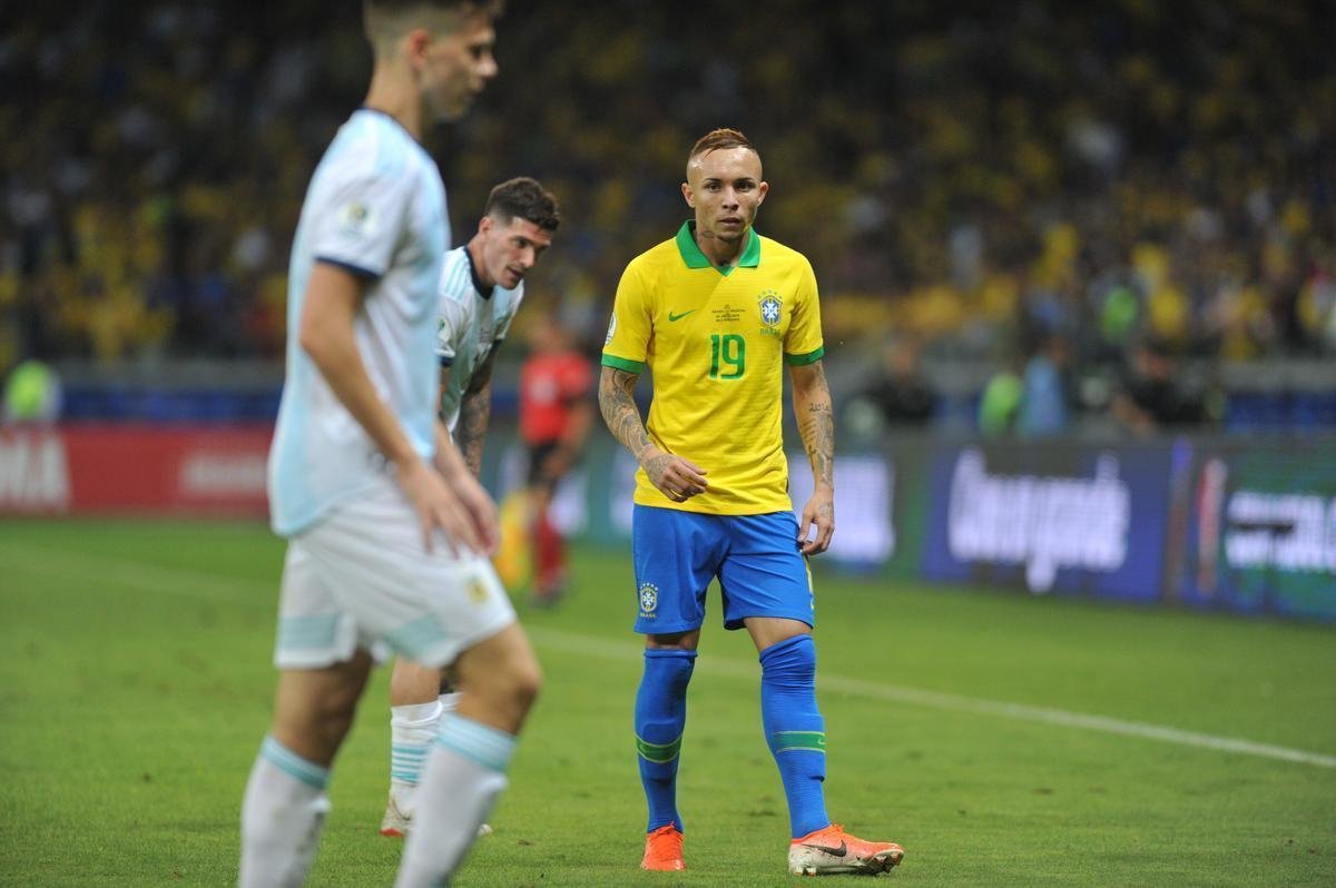 Fotos da vitria do Brasil sobre a Argentina, por 2 a 0, no Mineiro, pela semifinal da Copa Amrica; Gabriel Jesus e Firmino marcaram os gols da seleo em BH