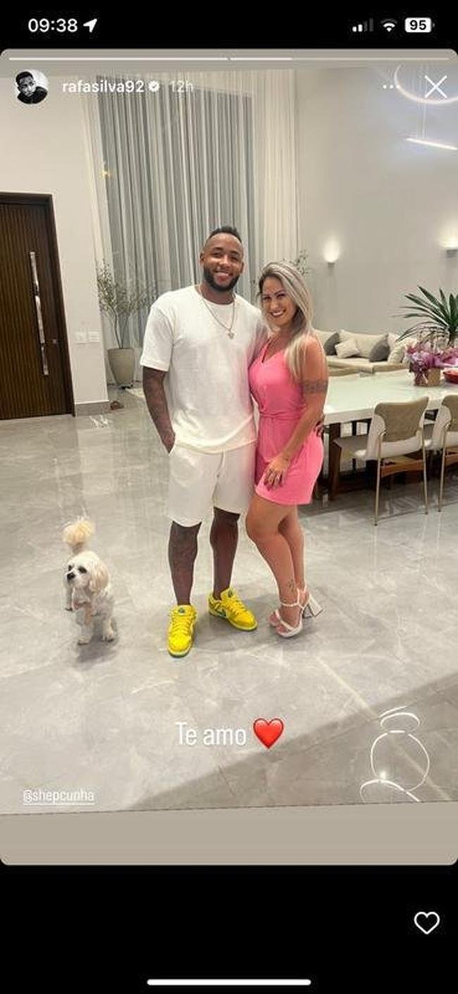 Grande parte dos jogadores do Cruzeiro passaram a noite de R�veillon em fam�lia, enquanto outros optaram por celebrar a virada do ano na praia.