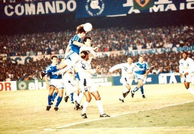 Sporting Cristal eliminou os argentinos do Vélez Sarsfield e do Racing (o Racing já havia eliminado o River Plate nas oitavas de final)