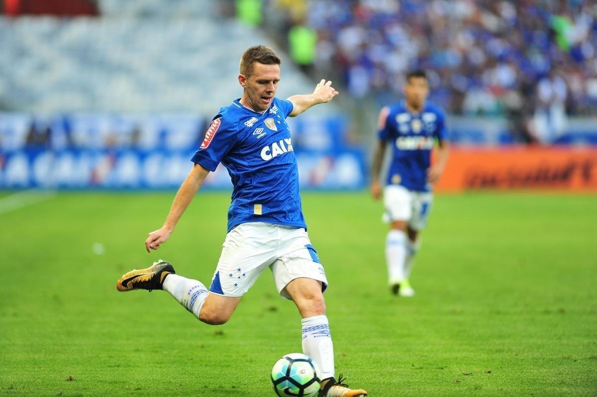 Ezequiel (lateral-direito) - 1 gol